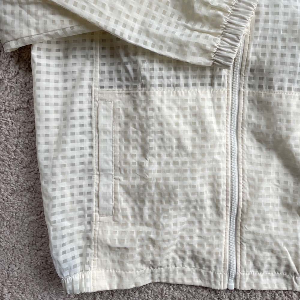 Fabletics Cleo Lightweight Jacket Size Small Over… - image 3